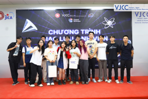 SINH VIÊN CHUYÊN NGÀNH KINH DOANH SỐ VIỆN VJCC GIAO LƯU VỚI SINH VIÊN VIỆN TRÍ TUỆ NHÂN TẠO, TRƯỜNG ĐH CÔNG NGHỆ, ĐHQG HÀ NỘI